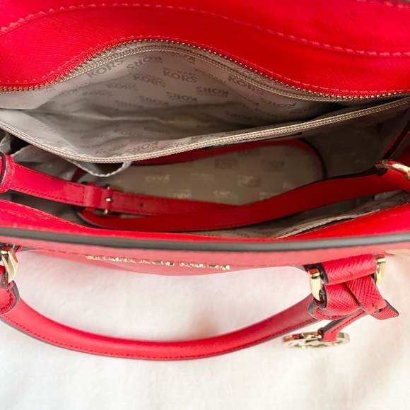 Michael Kors Dillon Tp Zip Med Satchel Sangria - Picture 4 of 8